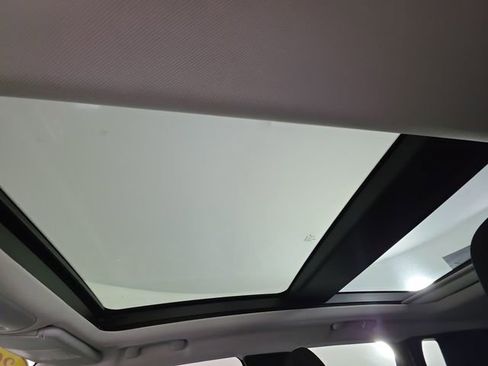 Used 2023 Jeep Renegade Altitude w/ Sun/Sound Group image 34