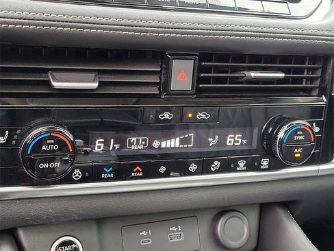 Certified 2023 Nissan Rogue Platinum w/ Platinum Premium Package image 11