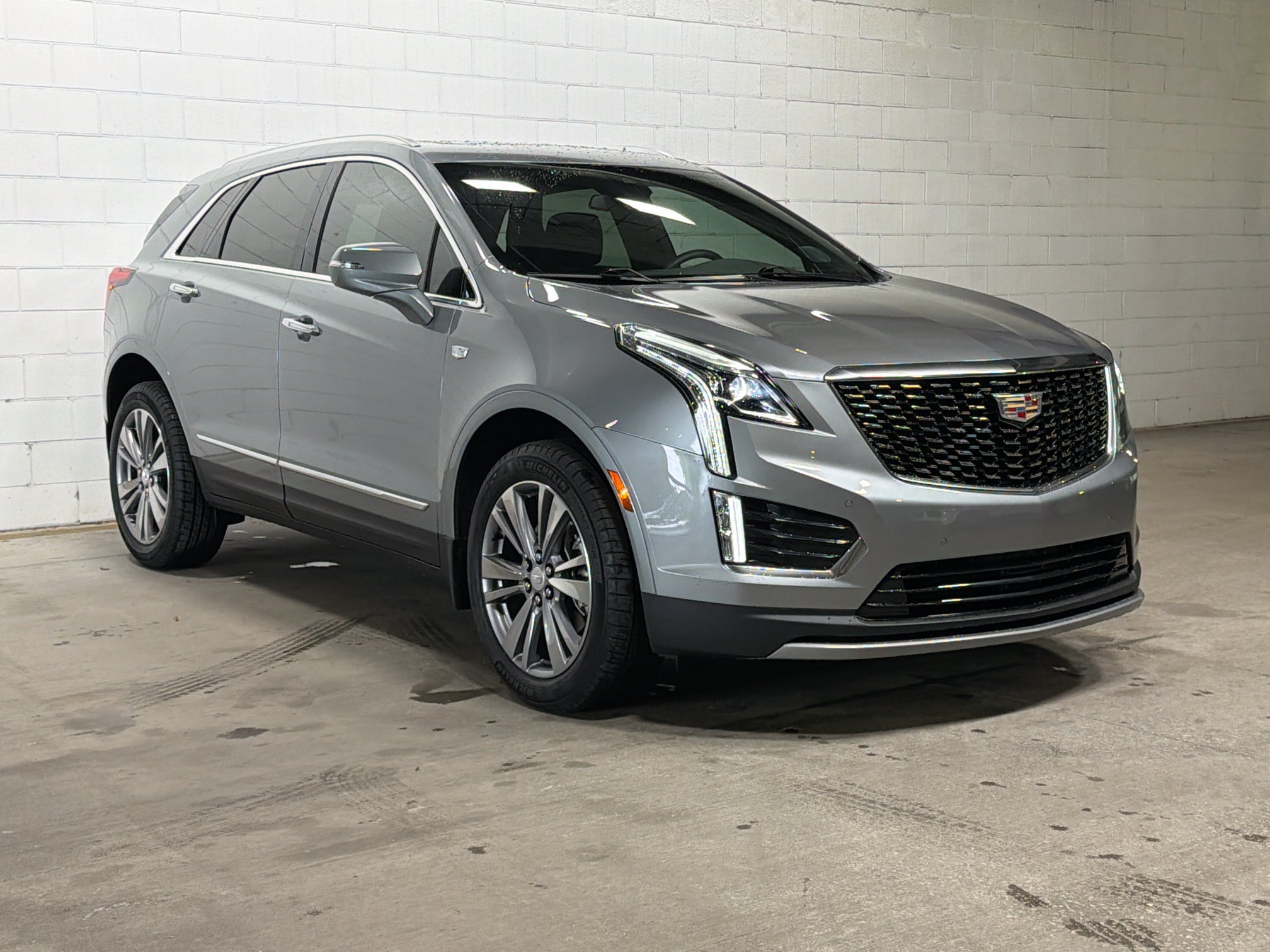 Used 2025 Cadillac XT5 Premium Luxury FWD image 6
