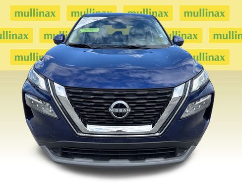 Used 2023 Nissan Rogue SV image 11