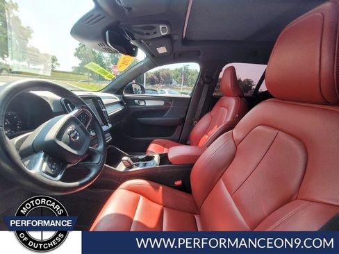 Used 2020 Volvo XC40 T5 Momentum w/ Protection Package image 13