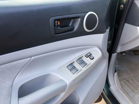 Used 2009 Toyota Tacoma PreRunner image 37