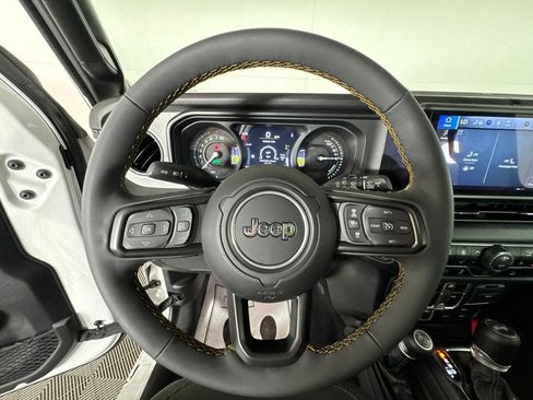 Certified 2024 Jeep Wrangler Unlimited AWD/4WD image 18
