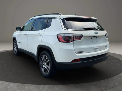 Used 2018 Jeep Compass Latitude w/ Popular Equipment Group FWD image 7