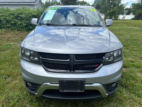 Used 2016 Dodge Journey Crossroad w/ Popular Equipment Group FWD image 2