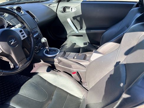 Used 2004 Nissan 350Z Touring image 11