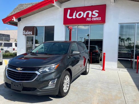 Used 2019 Chevrolet Equinox LT image 2