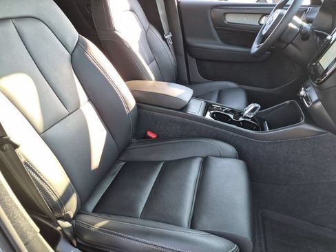 Used 2024 Volvo XC40 B5 Plus AWD/4WD image 34