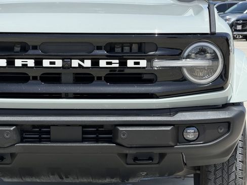 Used 2024 Ford Bronco Outer Banks AWD/4WD image 8