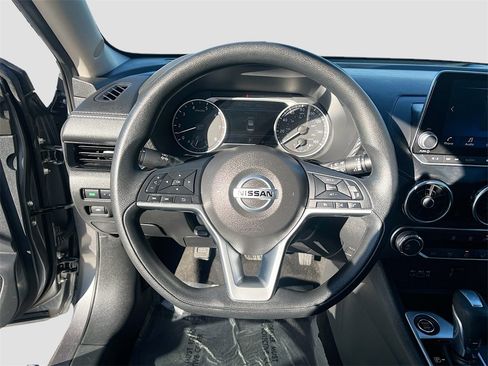Used 2023 Nissan Sentra SV image 11