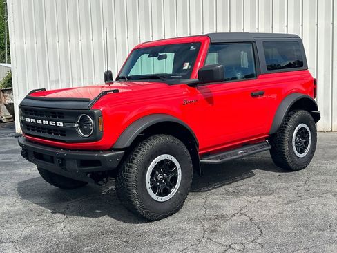 Used 2023 Ford Bronco Black Diamond w/ Sasquatch Package AWD/4WD image 2