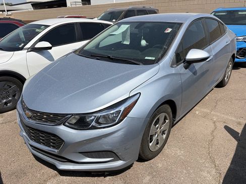 Used 2017 Chevrolet Cruze LS FWD image 3