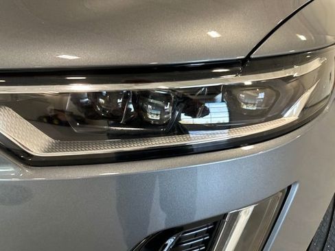 Certified 2022 Cadillac XT6 Premium Luxury w/ Platinum Package image 8