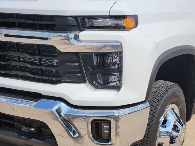 New 2026 Chevrolet Silverado 3500 LT w/ All Star Edition AWD/4WD image 17