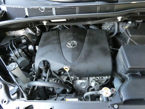 Used 2017 Toyota Sienna XLE image 83