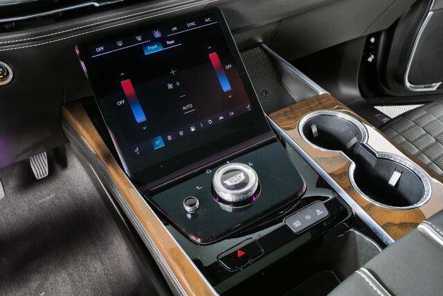 Certified 2026 Cadillac Escalade Platinum Sport w/ LPO, ONYX Package AWD/4WD image 19