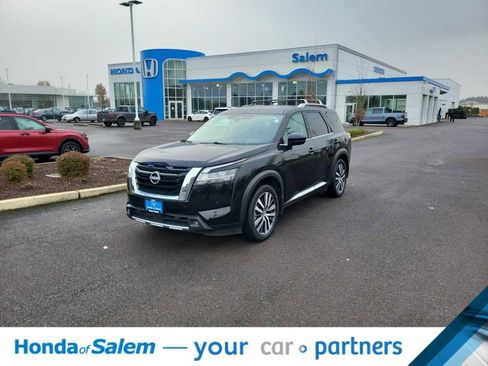 Used 2022 Nissan Pathfinder Platinum w/ Cargo Package image 26