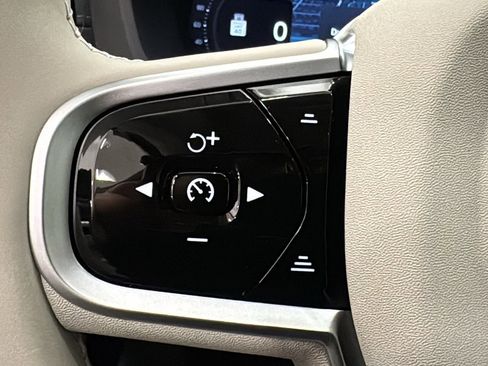 New 2026 Volvo XC60 B5 Ultra w/ Protection Package Premier AWD/4WD image 13