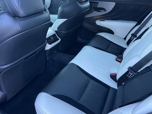 Used 2023 Lexus LS 500 F Sport image 12