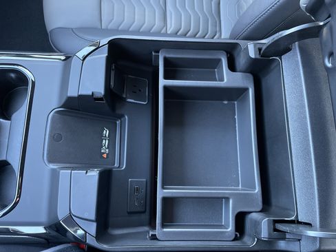 Used 2025 Chevrolet Silverado 2500 ZR2 w/ Technology Package image 45