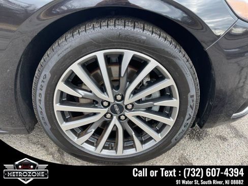 Used 2019 Lincoln Continental Select w/ Continental Climate Package image 34