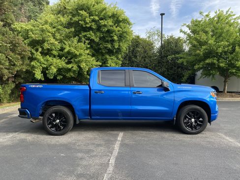 Used 2022 Chevrolet Silverado 1500 Custom image 10