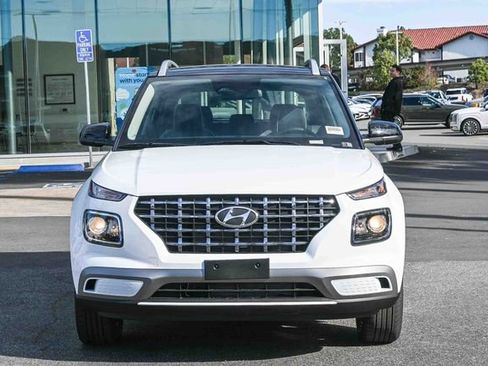 New 2026 Hyundai Venue SEL image 2