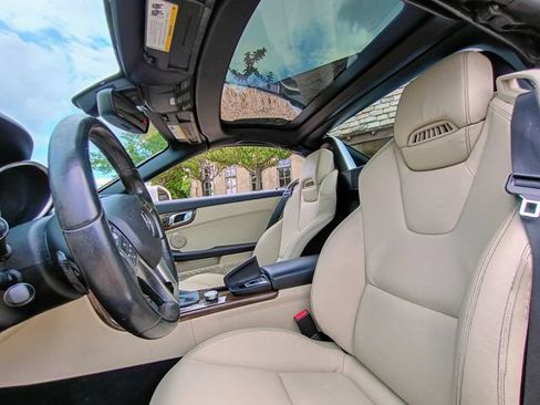 Used 2015 Mercedes-Benz SLK 250 image 49