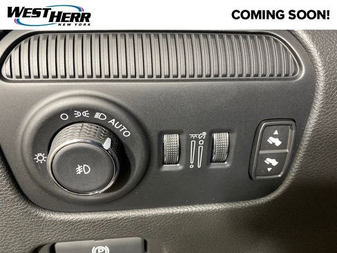 Used 2024 Jeep Wagoneer Series II AWD/4WD image 14