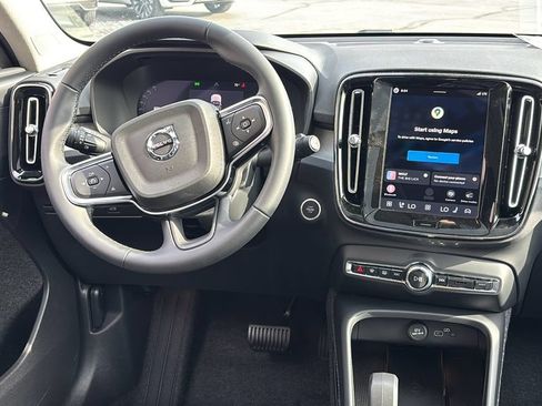 New 2026 Volvo XC40 B5 Core w/ Climate Package AWD/4WD image 7