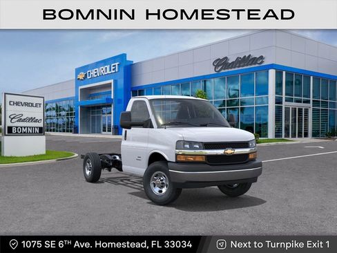 New 2025 Chevrolet Express 3500 Work Van w/ Power Convenience Package image 1