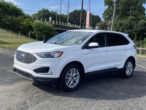 Used 2024 Ford Edge SEL AWD/4WD image 3