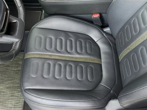 Used 2022 Rivian R1T Launch Edition image 11