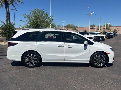 Used 2025 Honda Odyssey Elite image 8