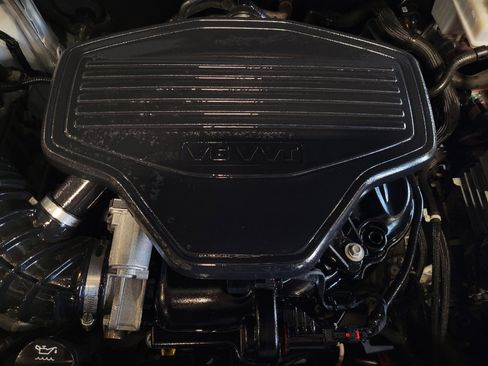 Used 2018 GMC Acadia SLT image 30