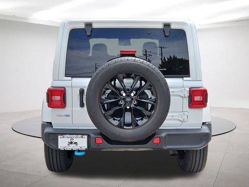 Used 2024 Jeep Wrangler Unlimited Sahara w/ Safety Group AWD/4WD image 6