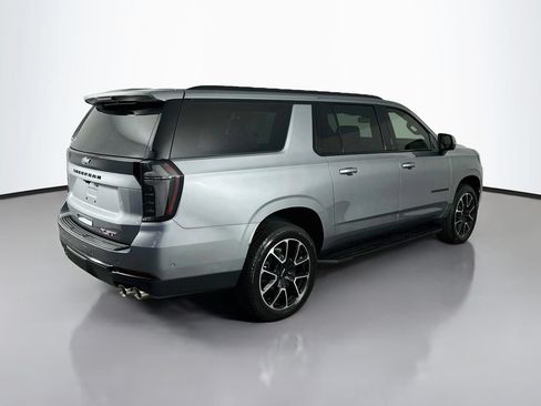 Used 2026 Chevrolet Suburban RST w/ Comfort Package AWD/4WD image 7