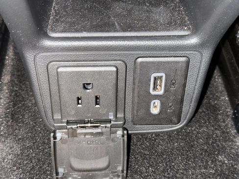 Certified 2022 Chevrolet TrailBlazer RS w/ Technology Package image 21