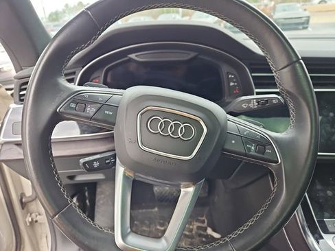 Used 2022 Audi Q8 Premium Plus image 11
