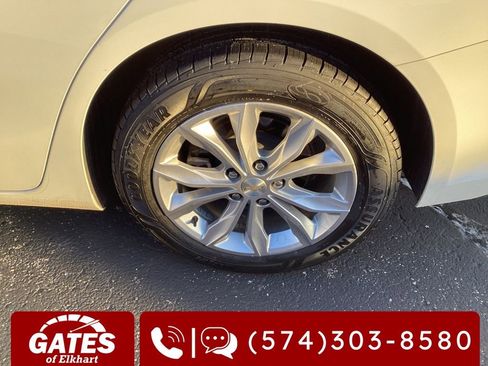 Used 2023 Chevrolet Malibu LT image 31