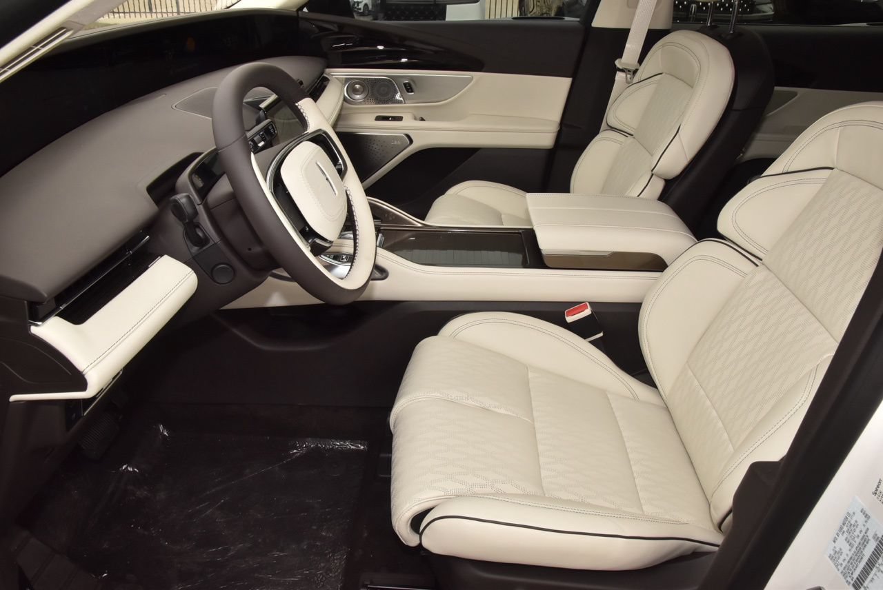 New 2026 Lincoln Nautilus Black Label AWD/4WD image 13