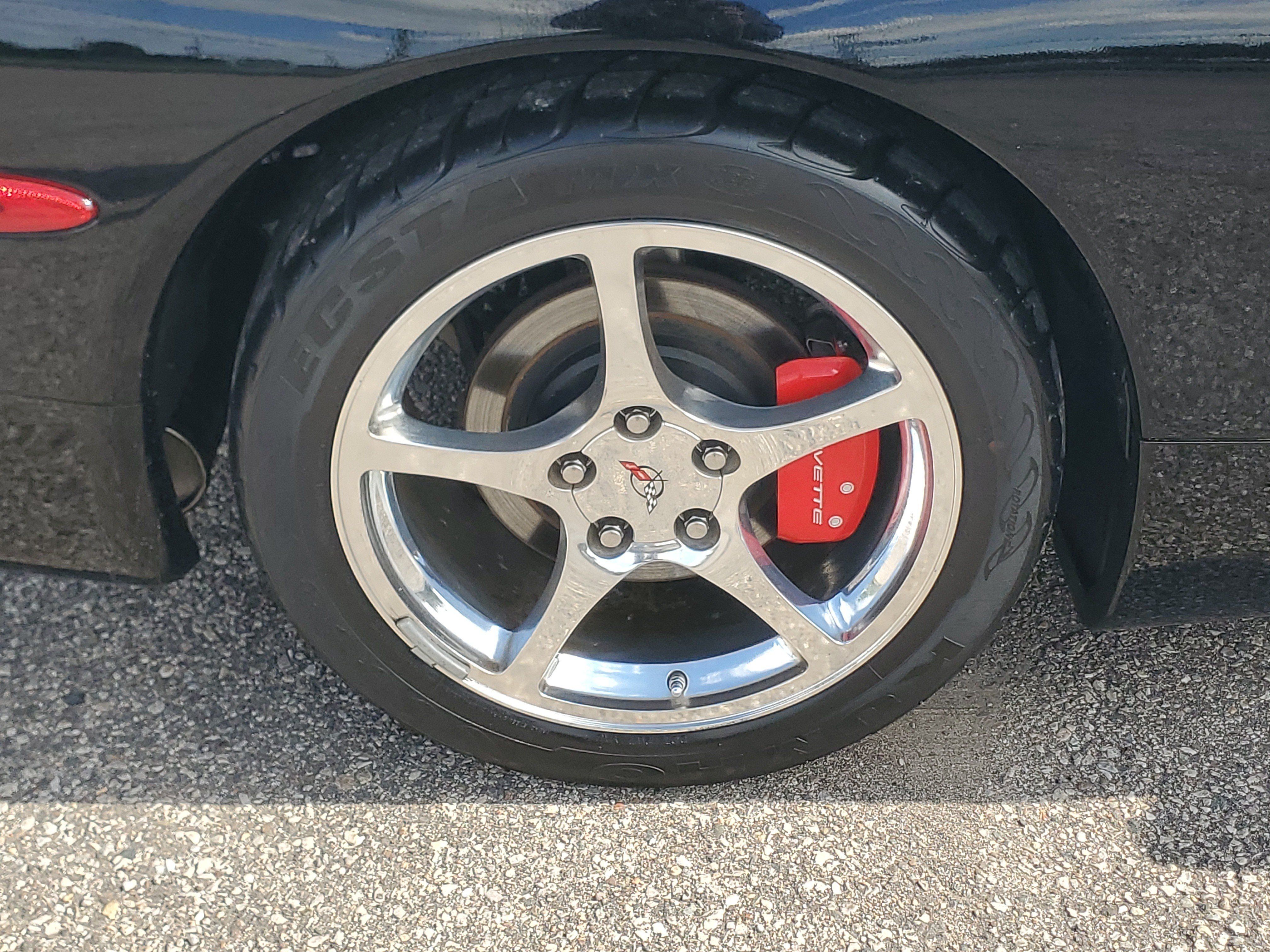 Used 2004 Chevrolet Corvette Coupe RWD image 7