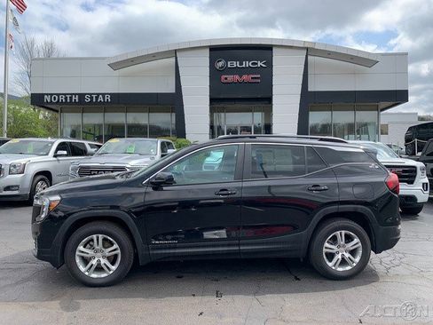 Used 2022 GMC Terrain SLE w/ Driver Convenience Package AWD/4WD image 1