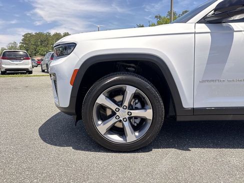 New 2026 Jeep Grand Cherokee Limited RWD image 12