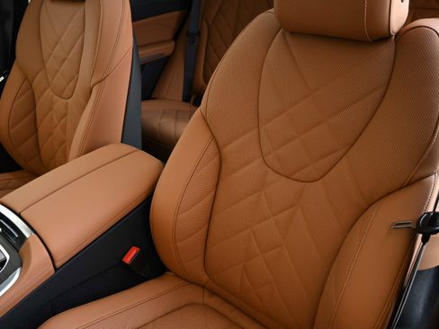 New 2026 BMW X5 xDrive50e image 8