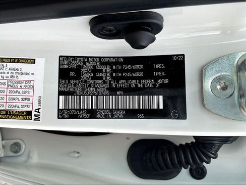 Used 2023 Toyota 4Runner Limited AWD/4WD image 18