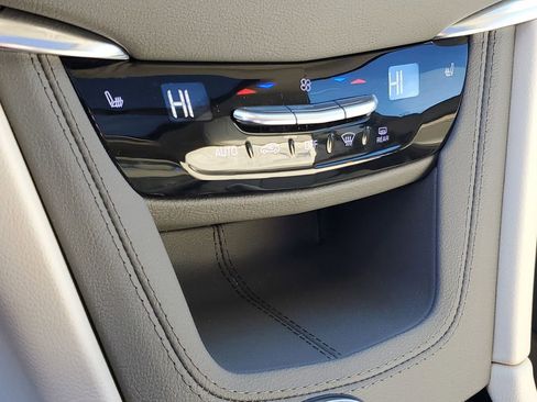 Used 2023 Cadillac XT5 Premium Luxury image 17