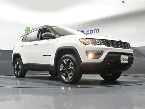 Used 2018 Jeep Compass Trailhawk w/ Leather Interior Group AWD/4WD image 25