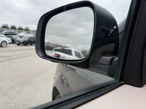 Used 2019 Dodge Grand Caravan SE w/ UConnect Hands-Free Group image 18