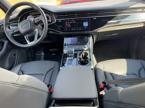 Used 2025 Audi Q7 3.0T Premium w/ Convenience Package image 11